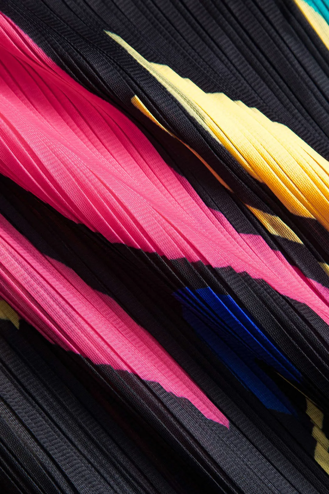 MICAS Long Sleeve Dresses|Maxi Dresses-Color Block Print Pleated V-Neck Batwing Sleeves Maxi Dress BLACK