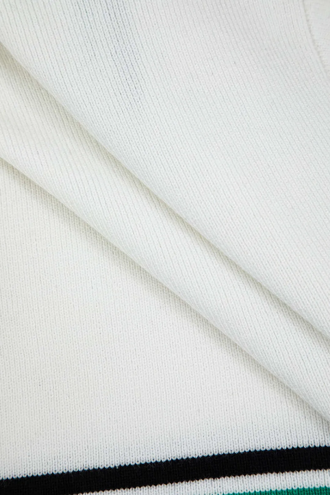 MICAS Knit Tops-Knit Color Block V-neck Short-Sleeve Top