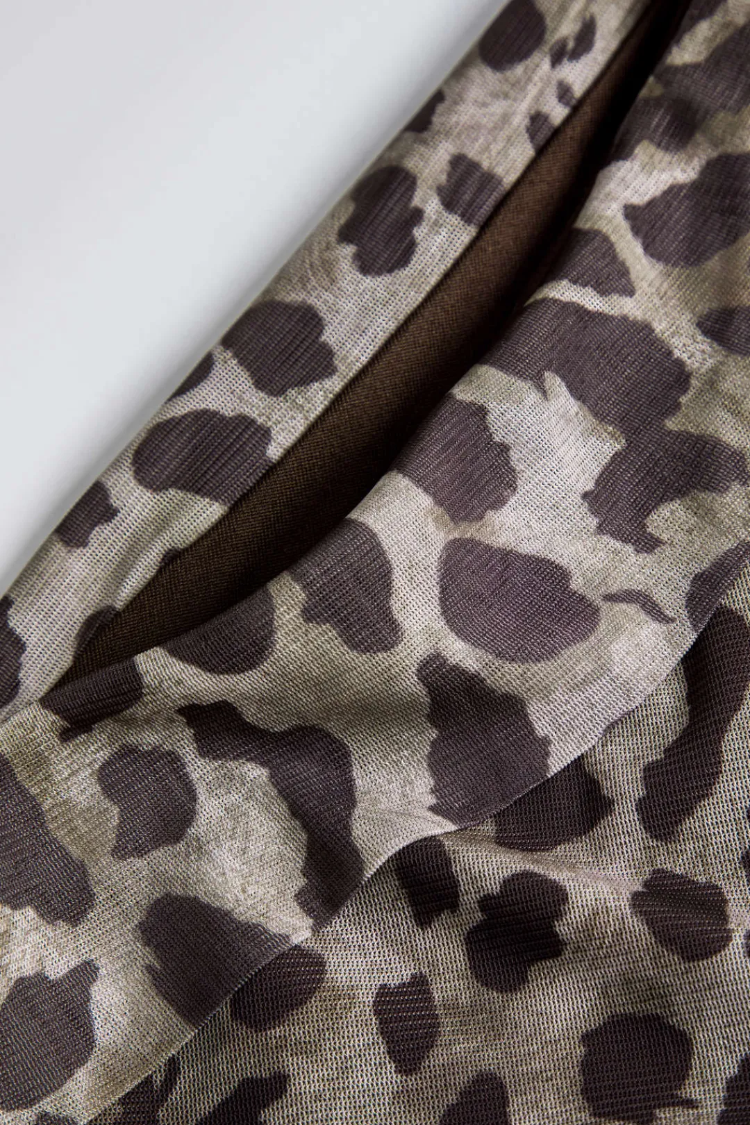 MICAS Tank Tops & Cami-Leopard Print Asymmetrical Mesh Tank Top Contrast Color